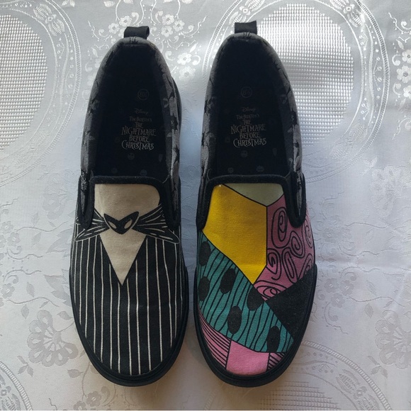 Disney Slip-On Canvas Shoes Men’s Size 8.5 Burton’s The Night Before Christmas - Picture 12 of 16